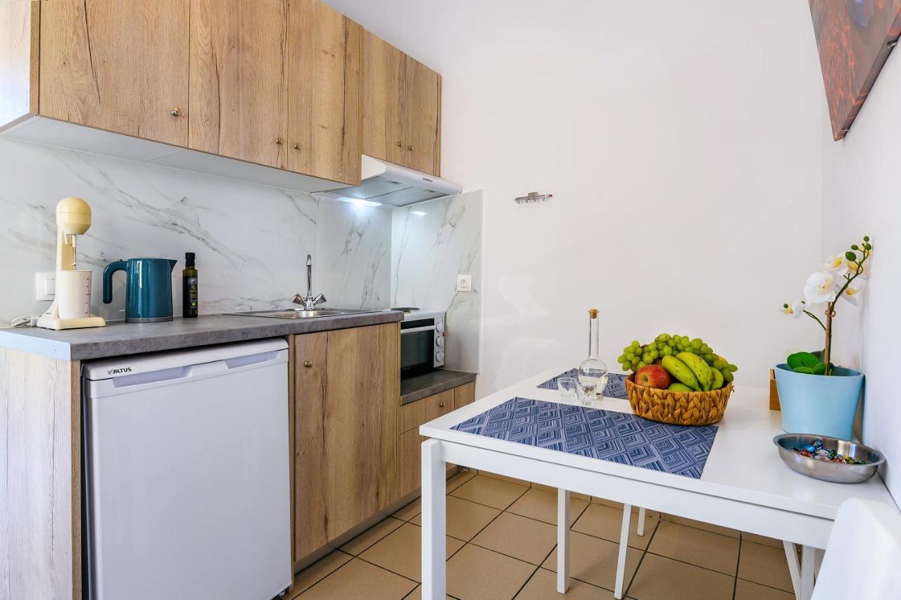 Soso'S Apartments -Vacations Next To The Beach Psari Forada Exterior photo